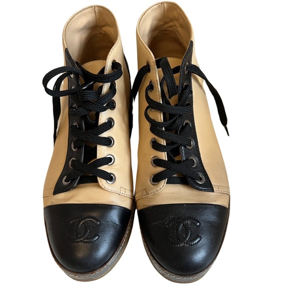 Chanel nude beige black cc logo boots booties with certificate of authenticity - Picture 3 of 17